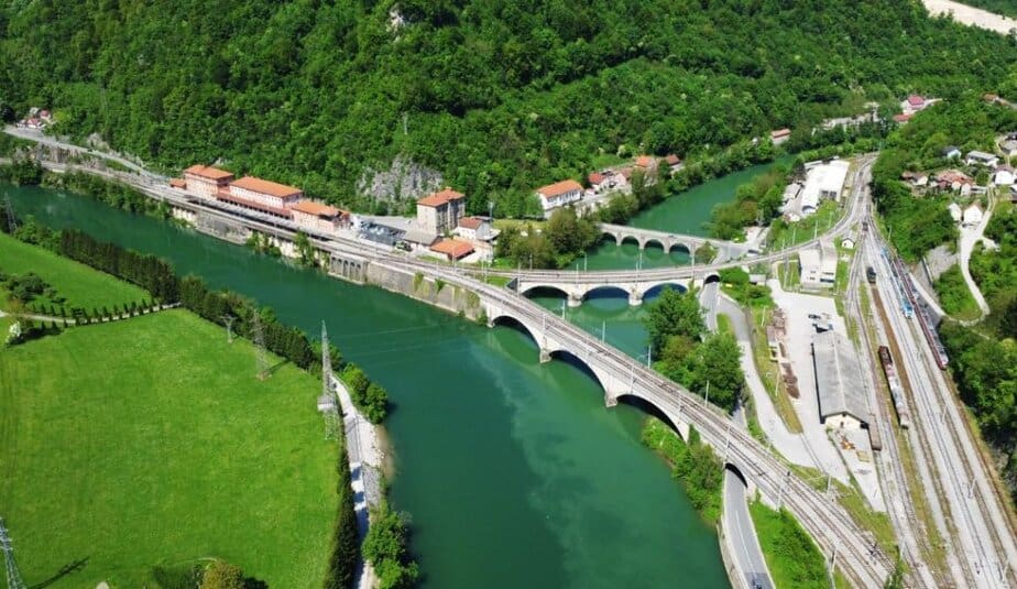 Zidani most - železniško razpotje in sotočje Save in Savinje