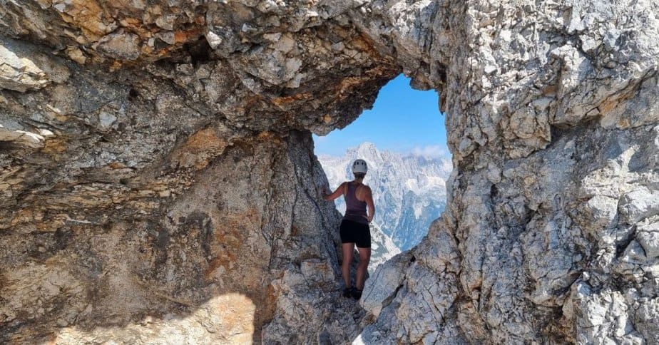 Le kdo ga ne pozna... Okno v Rjavini s pogledom na Škrlatico