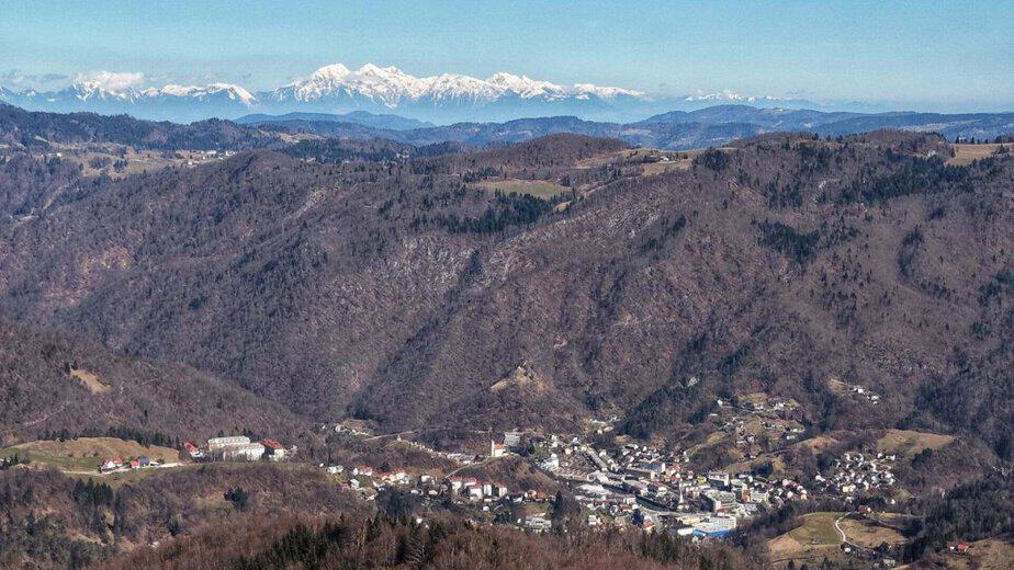 Hleviška planina nad Idrij