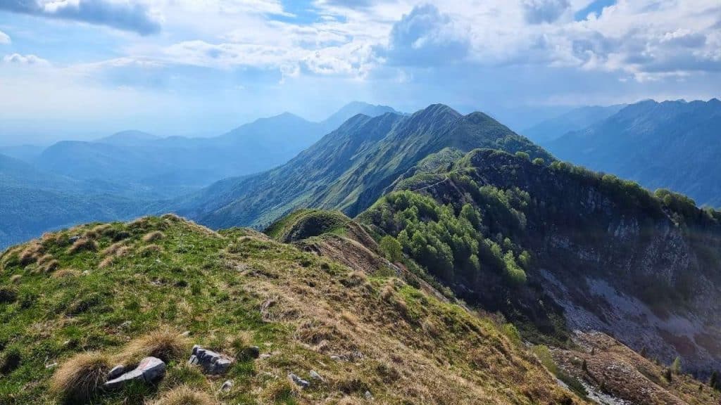 Travnat greben Stola je kot nalašč za ljubitelje razgledov