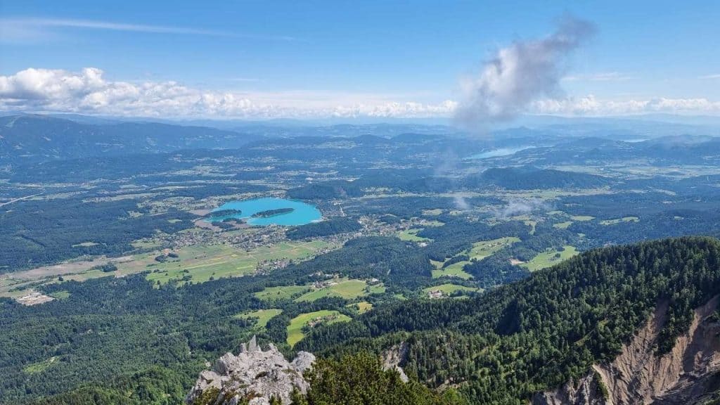 Pogled proti Baškemu in vrbskemu jezeru