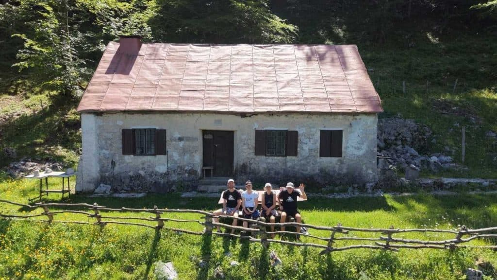 Opuščena planina na poti nazaj