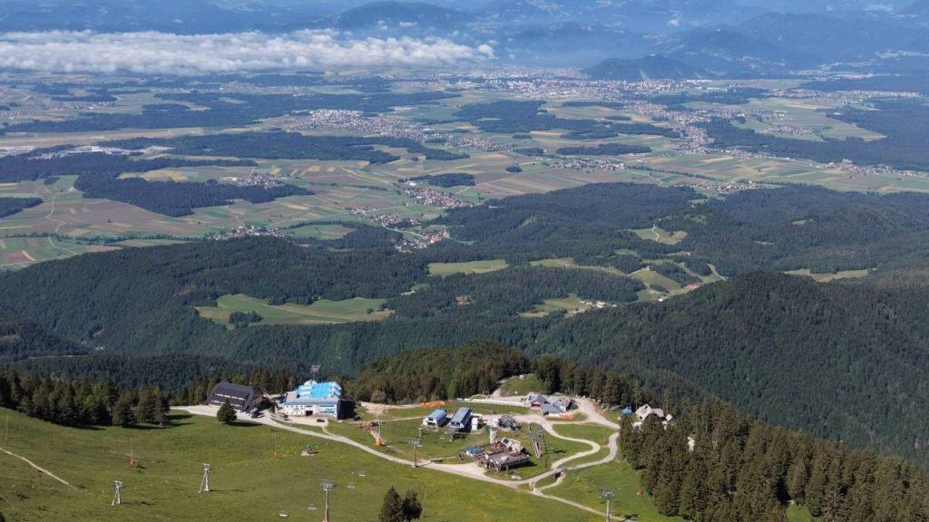Pogled na smučišče Krvavec