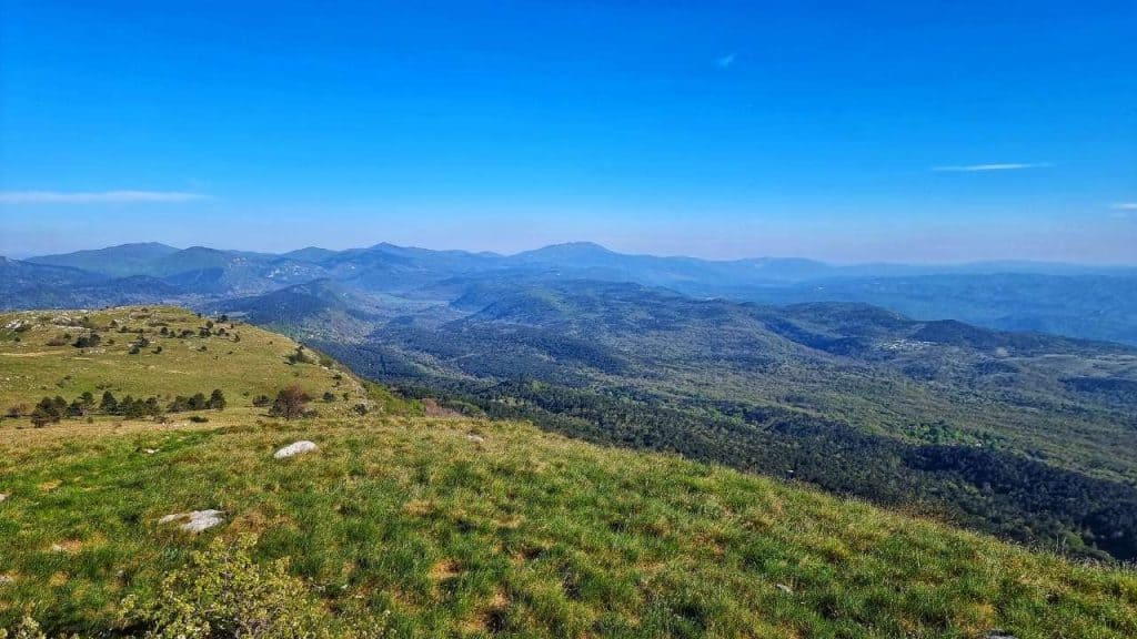 Pogled z Žbevnice proti Učki