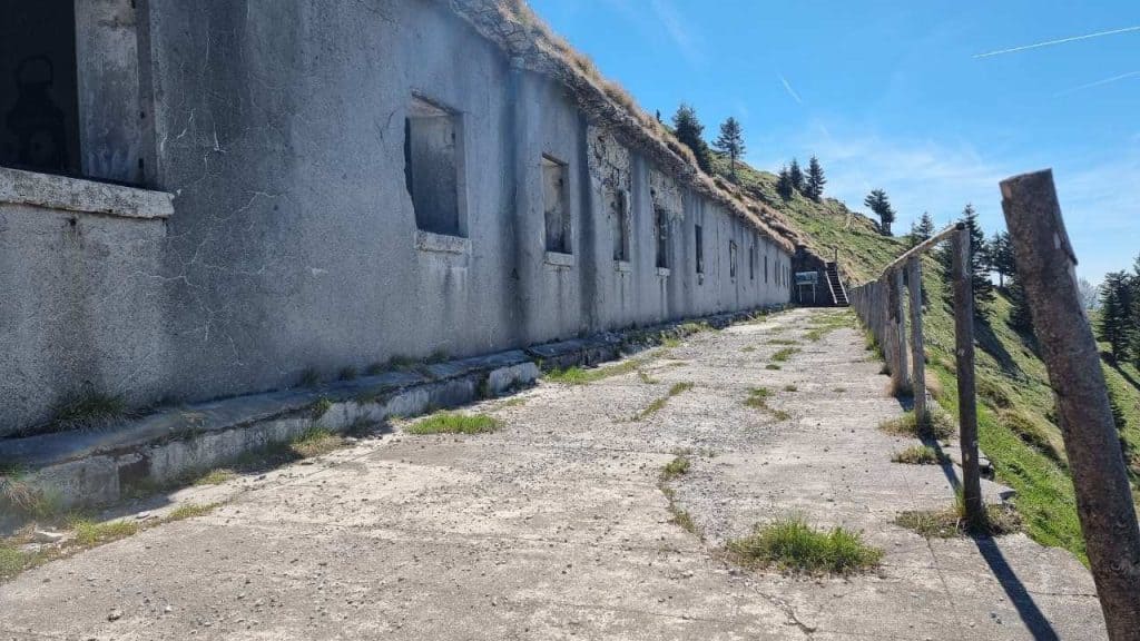 Vojašnica na Lajnarju
